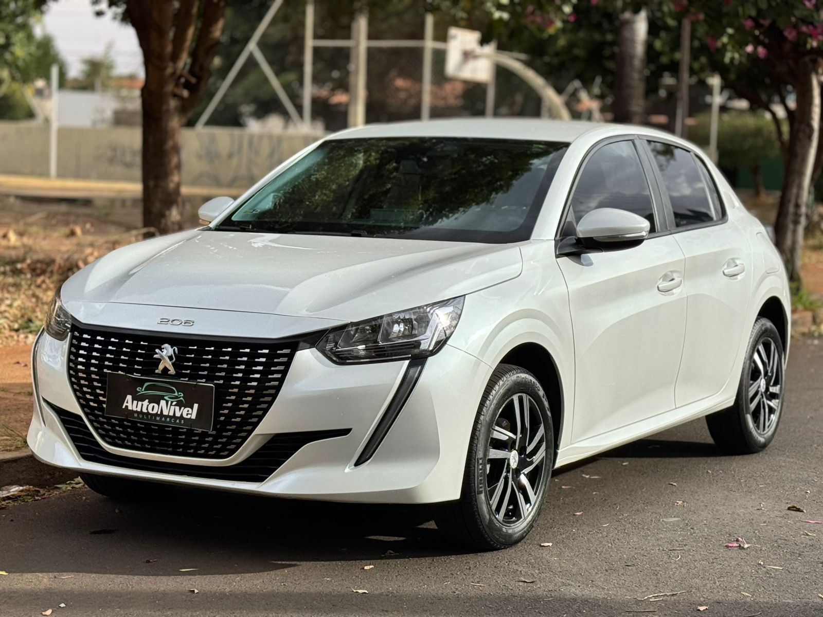 PEUGEOT 208 ACTIVE 1.6 – AUTOMÁTICO